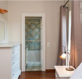 3 bedroom villa with heated pool in Kassiopi, Corfu, sleeps 6